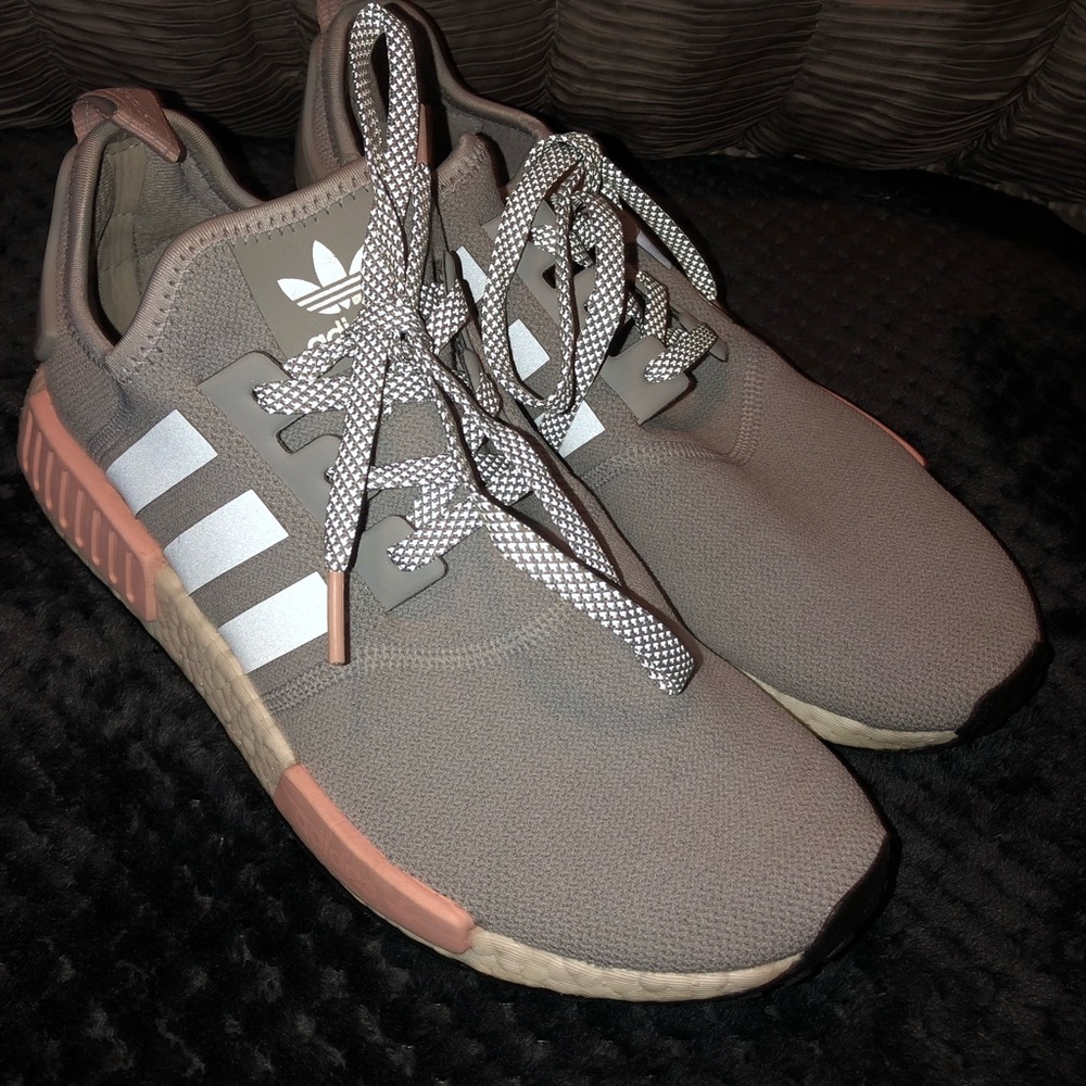 Adidas NMD R1- Grey/Pink